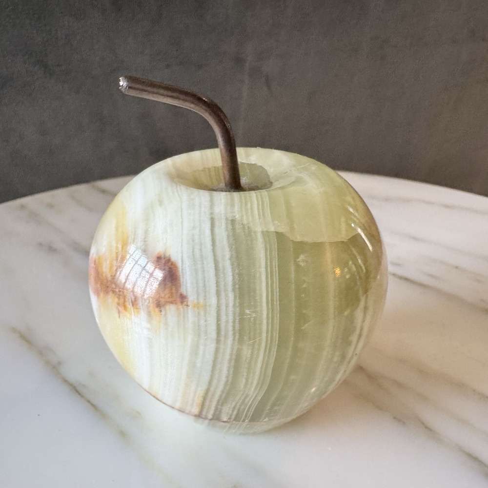 GORGEOUS VINTAGE VEINED AGATE GREEN MARBLE ONTX APPLE PAPERWEIGHT - Picture 4 of 6